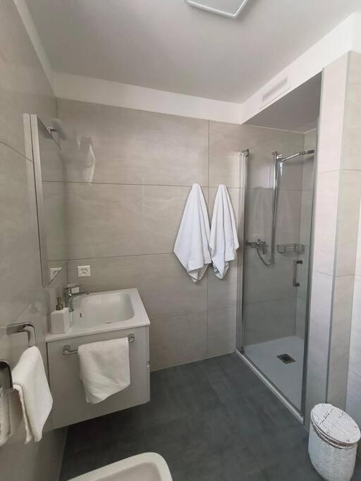 Design Apartment Melano Lake 外观 照片